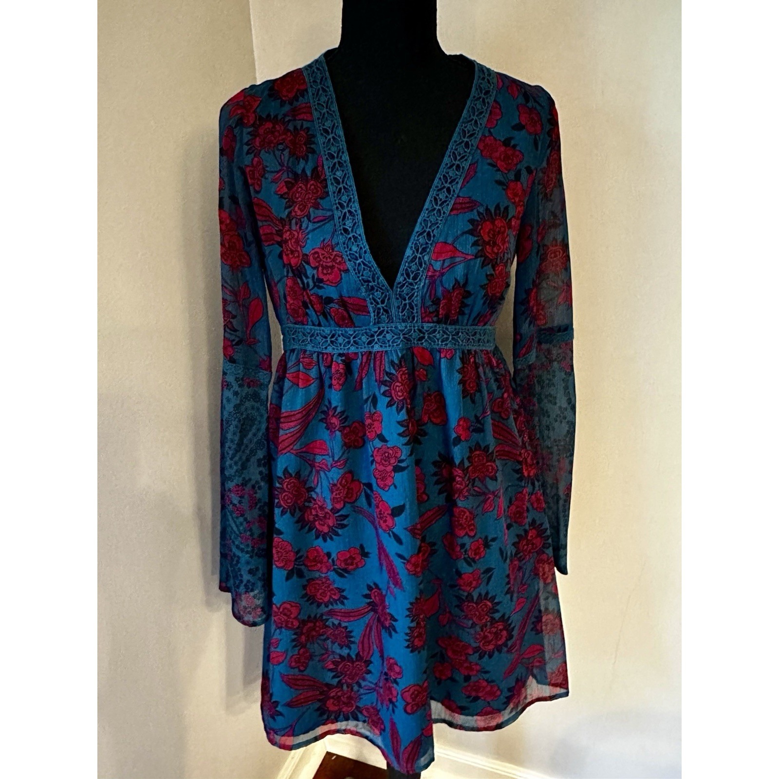 Abercrombie & Fitch Boho Floral Mini Dress V Neck Empire Waist Small Long Sleeve